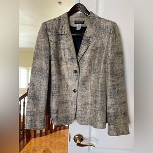 Gorgeous short jacket with gold overtones. Fully lined. EUC
